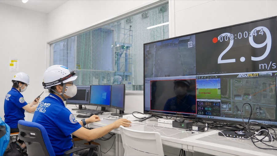 計測機器を用いた試験の様子